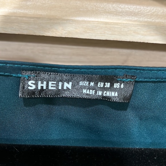 Blouse - Picture 2 of 3